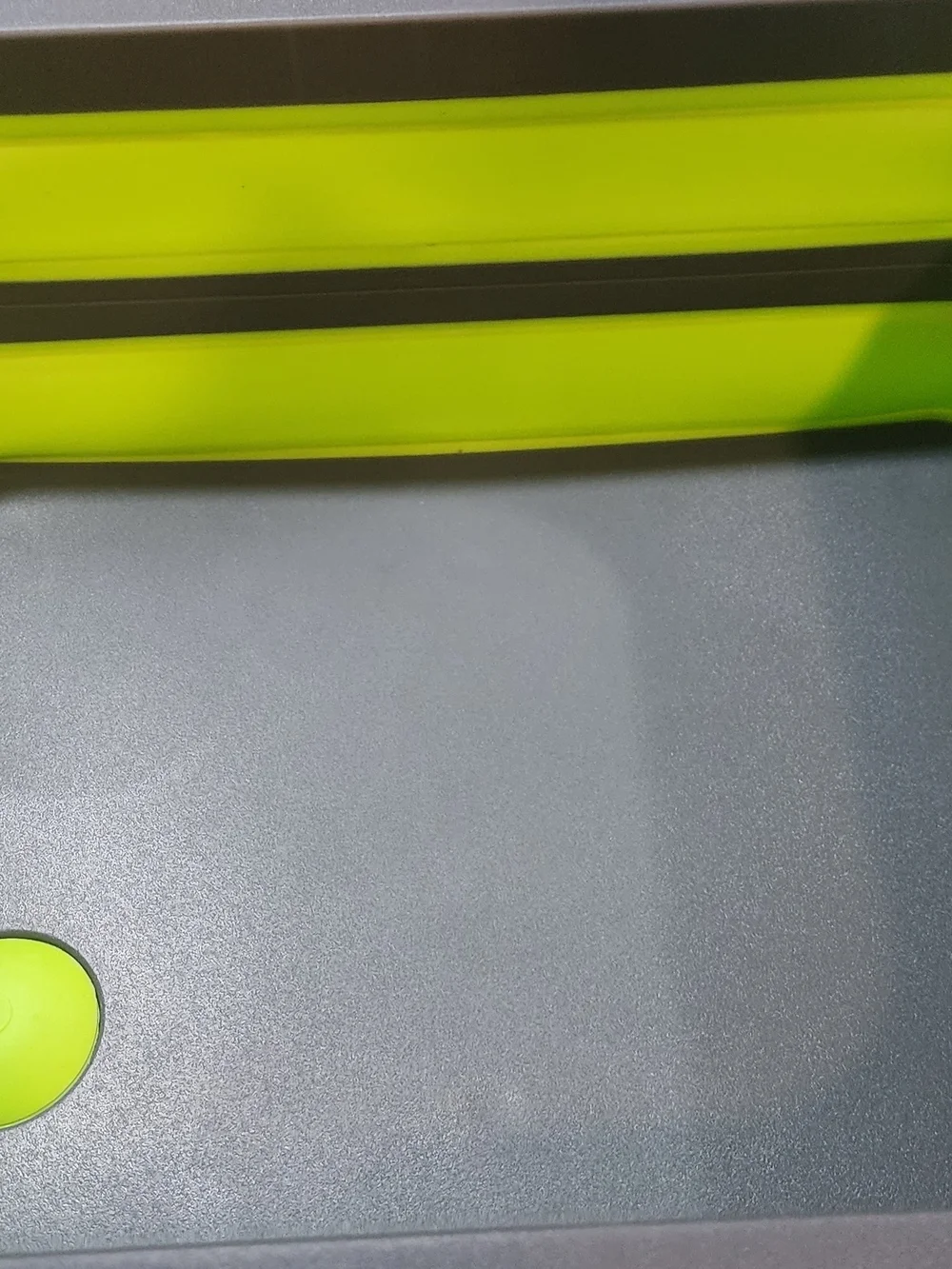 Source Unknown Gray and Lime Green Collapsible Cutting Board Set